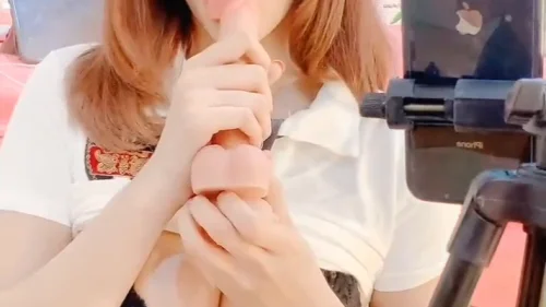 ช่วยตัวเองเสียว Mamemm1 สาวไทยอวบน่ารักอมควยปลอมหีบานยั่วเย็ดในห้องนอน ซอยลึกครางลั่นแตกในจินตนาการแบบเดี่ยว
