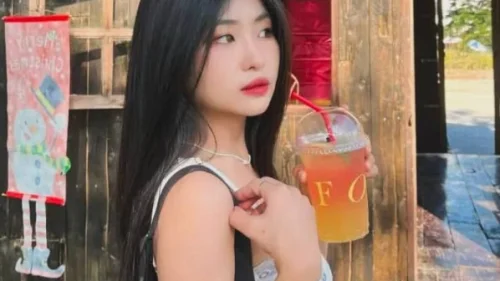 คลิปหลุดทางบ้าน น้องสาวไทยหุ่นดีผิวเนียนขี้เงี่ยน เย็ดในห้องนอนอมควยขย่มแรง ถ่ายคลิปช่วยตัวเองหีน้ำเงี่ยนแฉะ