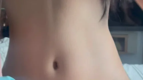 คลิปหลุด Onlyfans tttyphoonnn สาวไทยนมใหญ่หีเนียนช่วยตัวเองเสียวหีขย่มควยแฟนเย็ดสดห้องนอนครางเสียวไม่ยั้งจริง