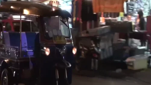 คลิปหลุด Tuktukpatrol Tik 3 สาวไทยผอมบางหีดำ ขายบริการให้ฝรั่ง เย็ดจริงในโรงแรมครางเสียว โดนซอยหีแรงเลียหีจนน้ำเงี่ยนแตก