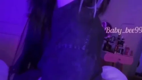 คลิปหลุด baby_bee999 น้องบีเชียงใหม่ นมเล็กสาวสักลายดัดฟัน เย็ดคาชุดนักเรียนกับแฟนในห้องนอนจริง เย็ดสดซอยหีครางเสียวบนเตียงหีแฉะน้ำเงี่ยนไหล