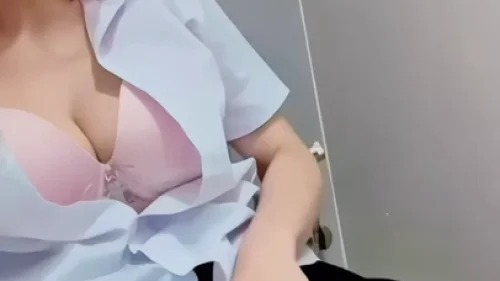 คลิปหลุดไอลดา สาวไทยผิวขาวน่ารัก ถ่ายเองในห้องน้ำขย่มดิลโด้แทงหีครางเสียว คลิปจริงหีเนียนน้ำเงี่ยนไหลเยิ้ม